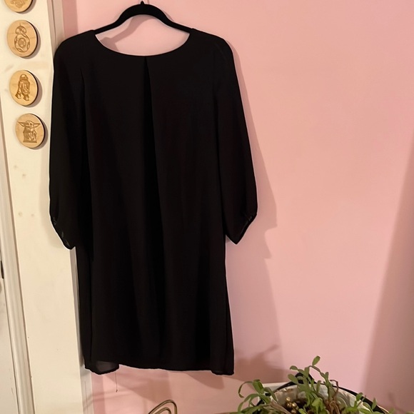 Size 8 H&M black dress in good used condition. - Picture 1 of 7